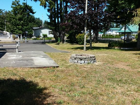 5th image of 403 W Pacific Ave