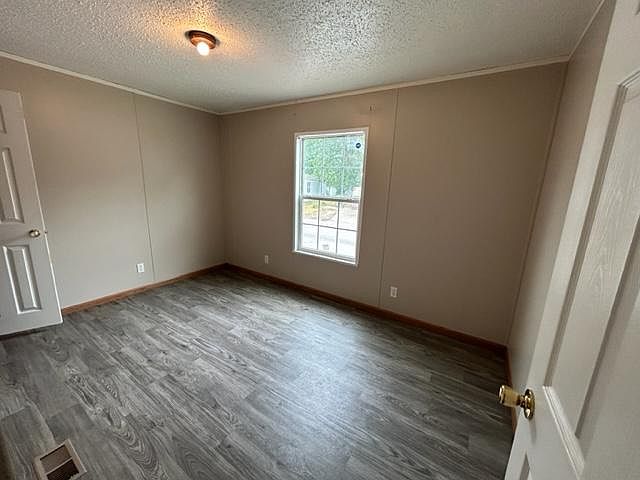2nd image of 365 Sarah St NE