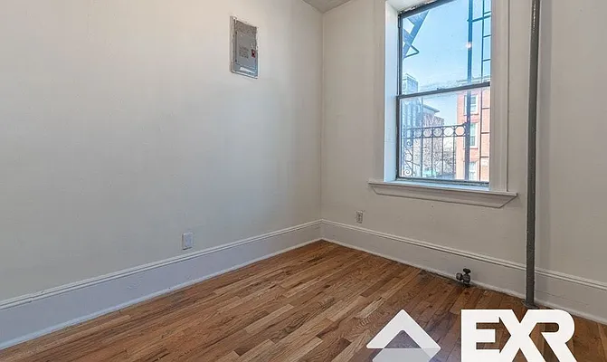 Rented by EXR | media 5