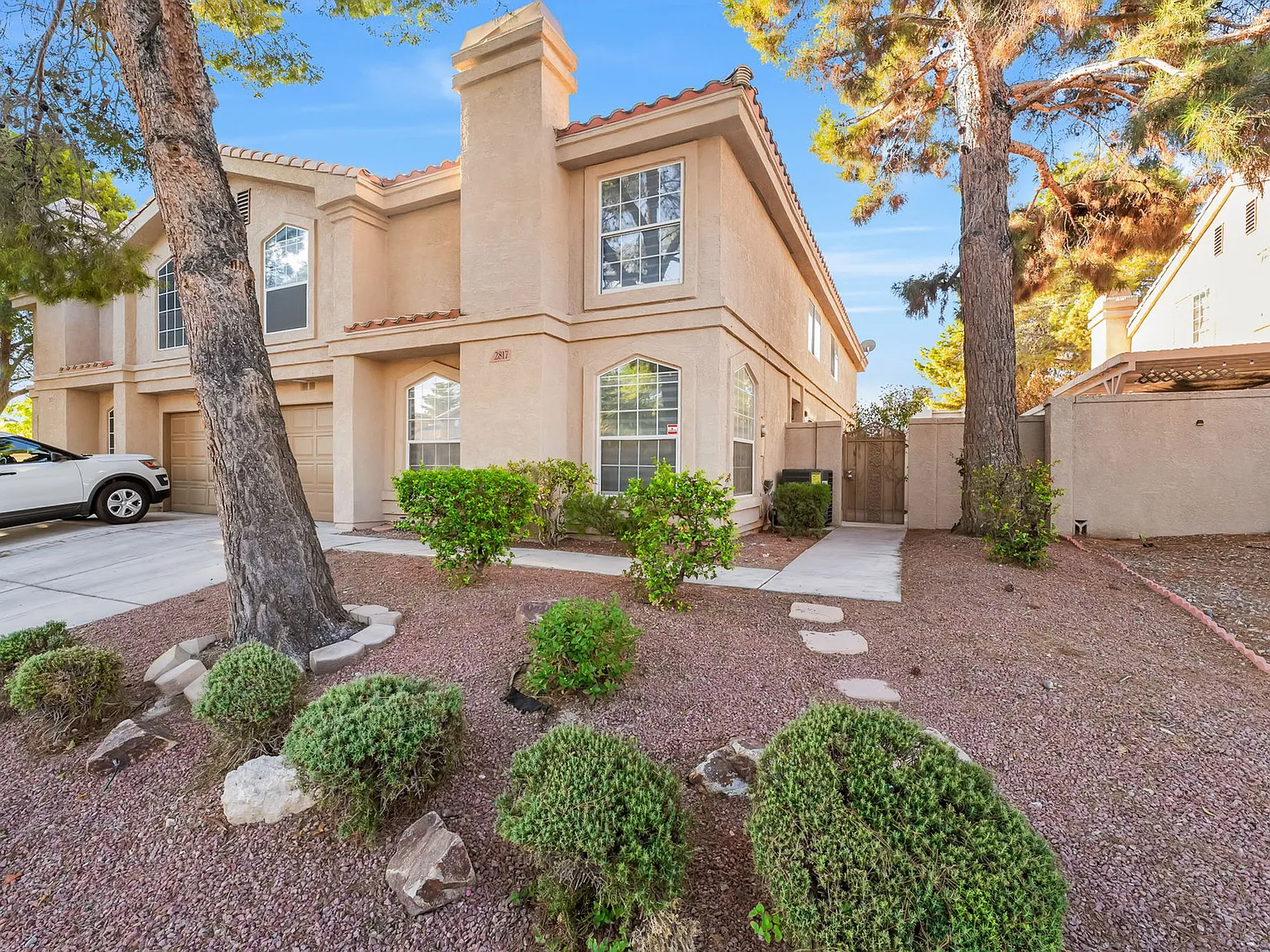 3 bed, 2.5 bath, 1541 sqft, $2,050 — Photo 3