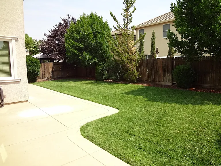 1123 Montague Ln — Photo 50