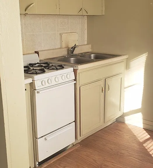 801 N State St #804 — Photo 4