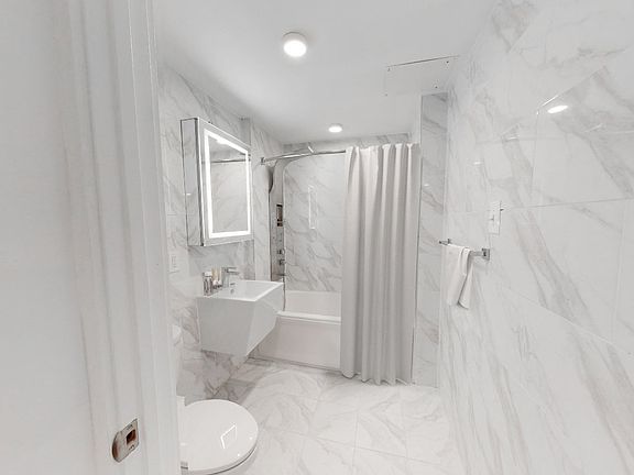 2nd image of 874 Willoughby Ave #707