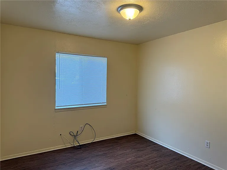 3526 Midwest Dr #B — Photo 8