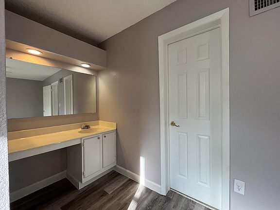 5th image of 843 Crystal Lake Dr Unit 807-387