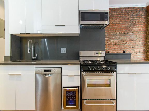 2nd image of 334 E 100th St APT 1B