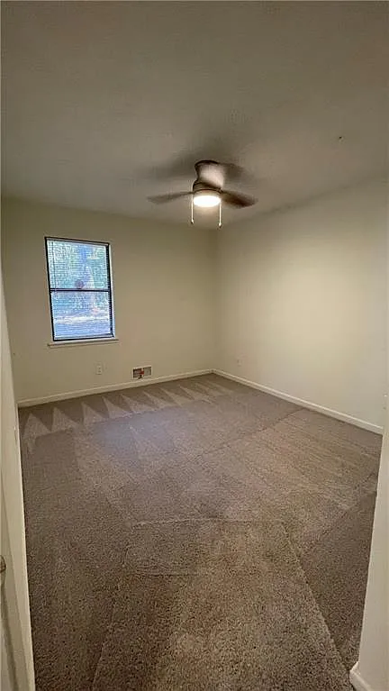 2 bed, 1.0 bath, 900 sqft, $1,400 — Photo 3