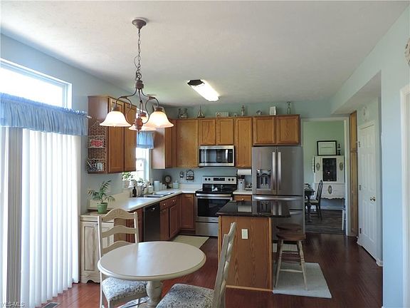 3rd image of 6000 Triple Crown Dr