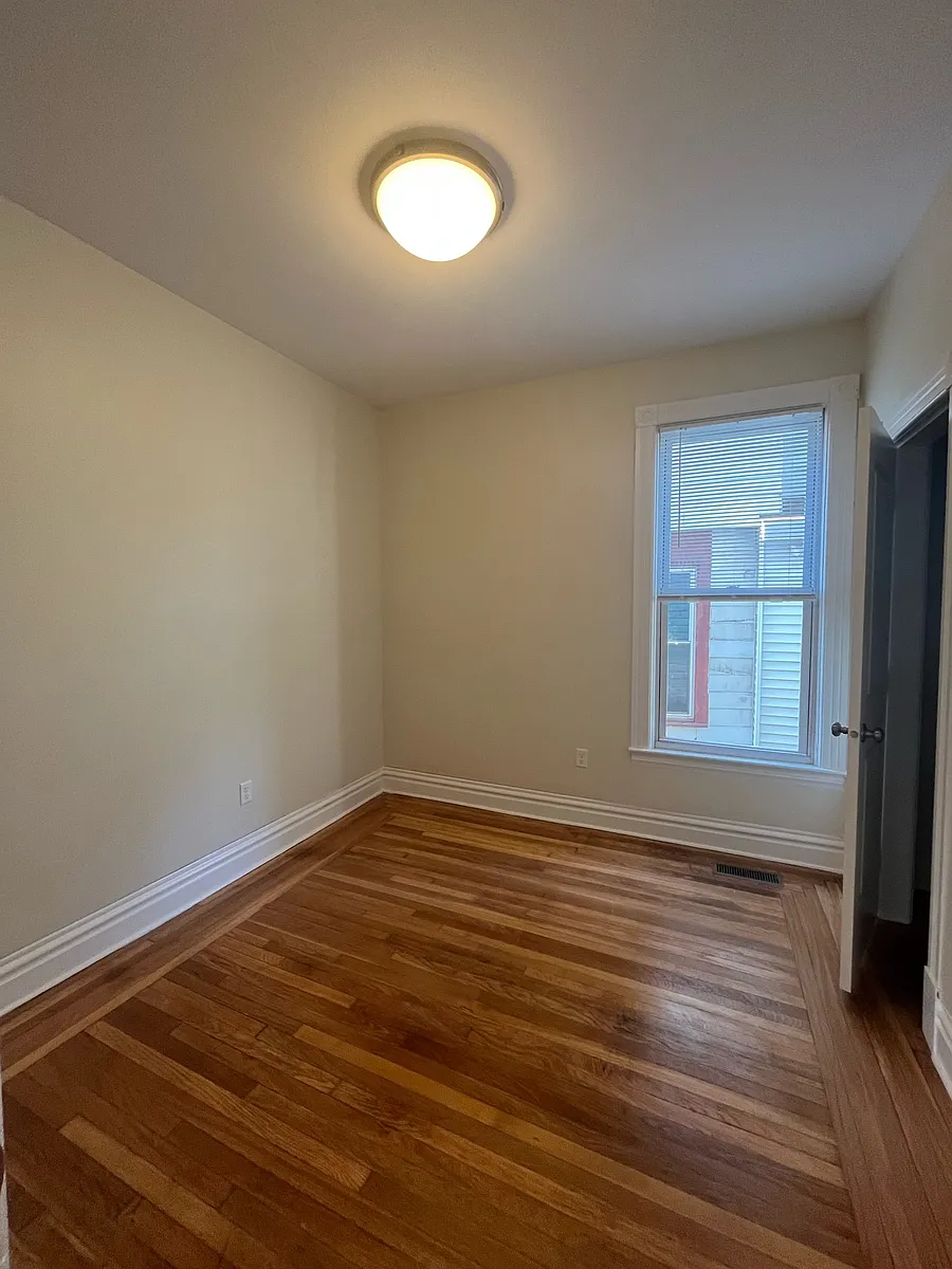 Building Photo - 2214 12th St #1