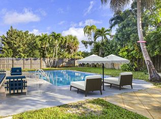 10801 Peachtree Dr, Miami, FL 33161