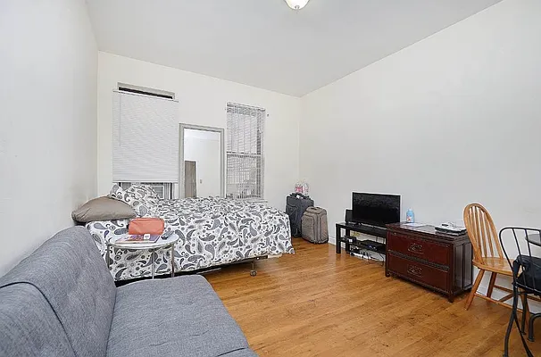 Rented by Compass | media 12