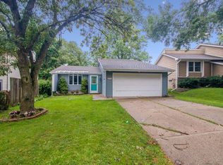 8809 Hammontree Cir, Urbandale, IA 50322