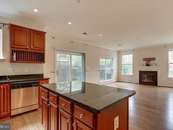 3rd image of 901 Westmore Ave