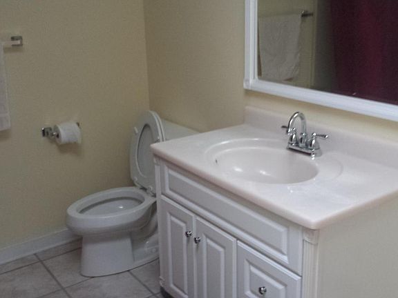 3rd image of 23 Baskenridge Dr