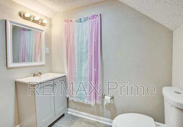 2 Clover St — Photo 14
