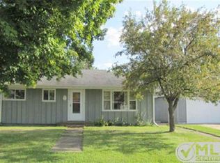 809 6th St, Iron Mountain, MI 49801