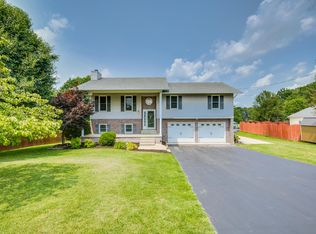 110 Deakins Estates Dr, Jonesborough, TN 37659