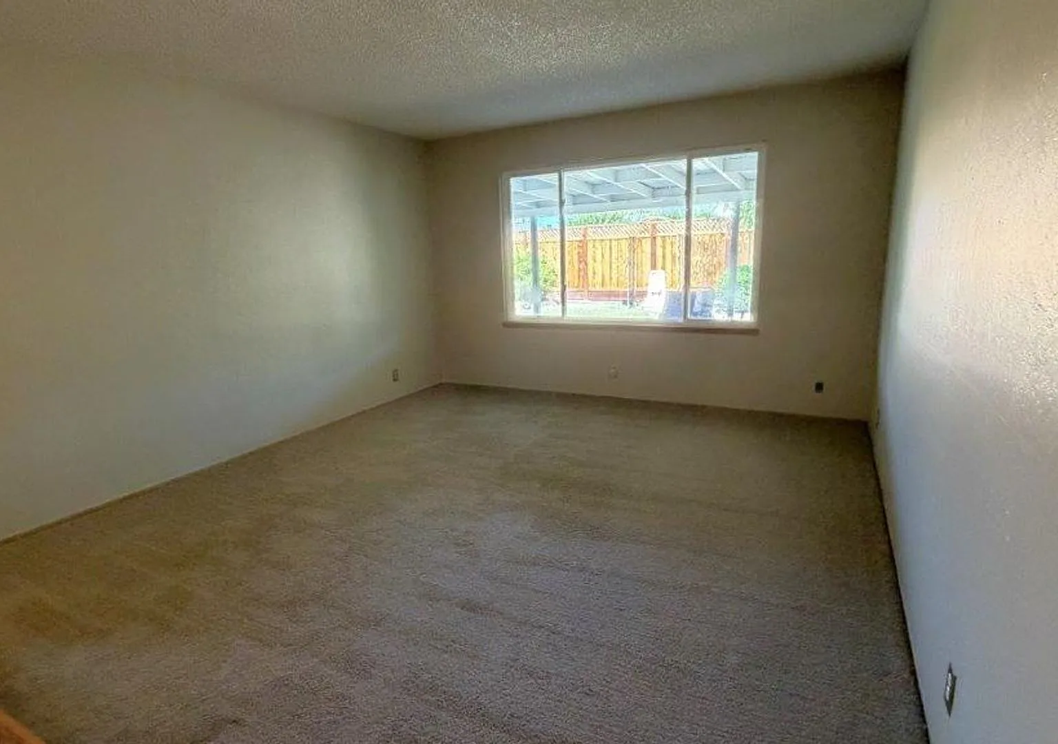 Concord Dana Estates! Nice 3 bedroom 2 bath home, beautiful yards, updated kitchen & baths, walk ... — Photo 4