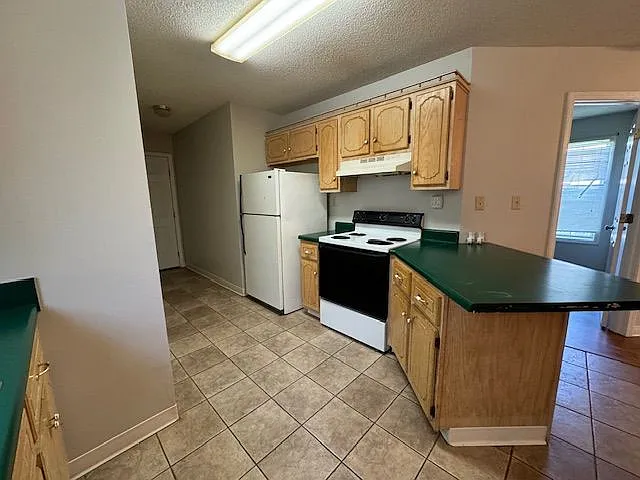113 Willow Creek Rd — Photo 5