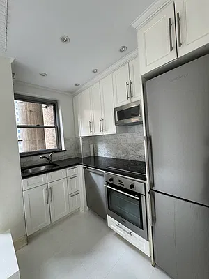 Rented by YKLL LLC | media 8