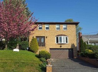 7 Webb Pl, Hasbrouck Heights, NJ 07604