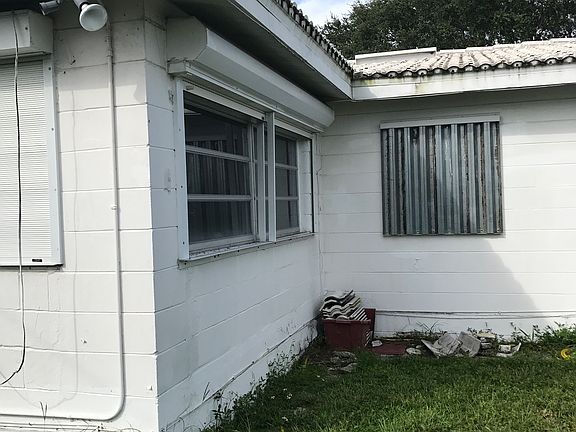 3rd image of 5842 52nd Ave N