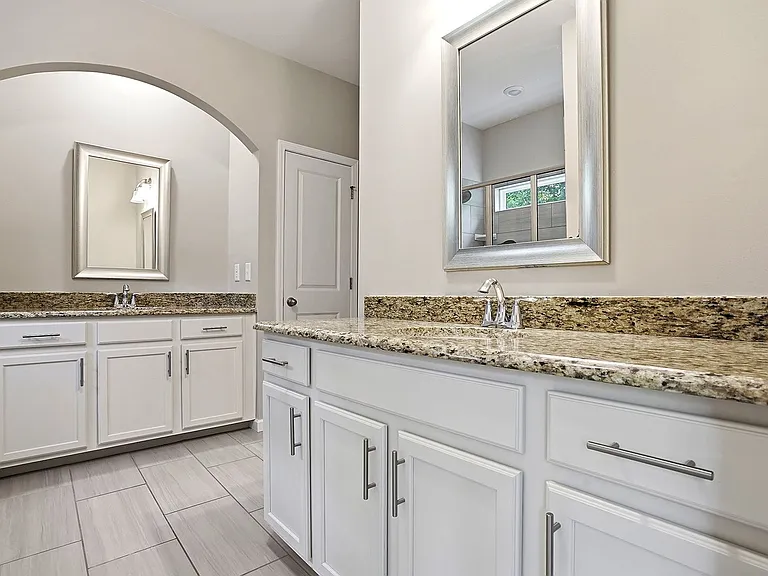 1017 Epiphany Rd — Photo 20