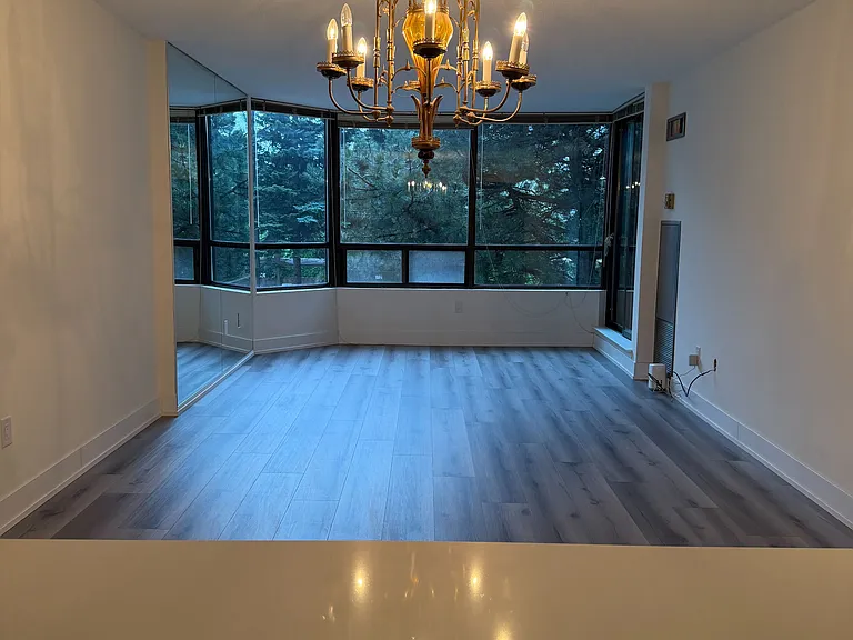 7440 Bathurst St #202 — Photo 11