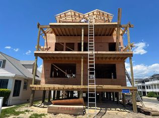 210 20th St, Ocean City, NJ 08226