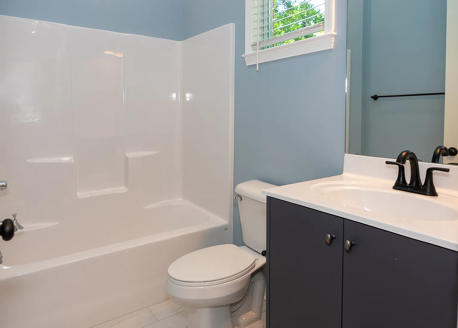6 bed, 2800 sqft, $9,000 — Photo 3
