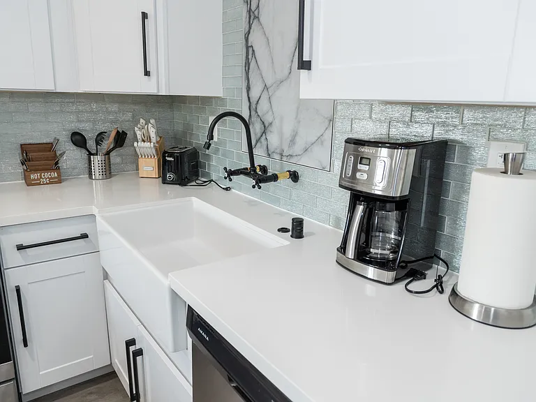 5255 Churchward St — Photo 8