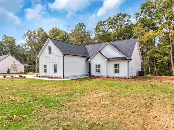 184 Hill St, Homer, GA 30547