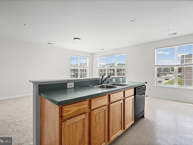 1670 Mohegan Dr #B — Photo 12
