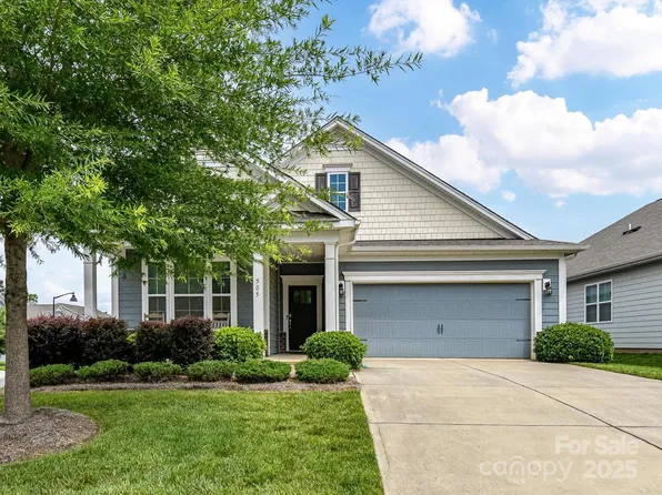 505 Belle Grove Dr, Clover, SC 29710