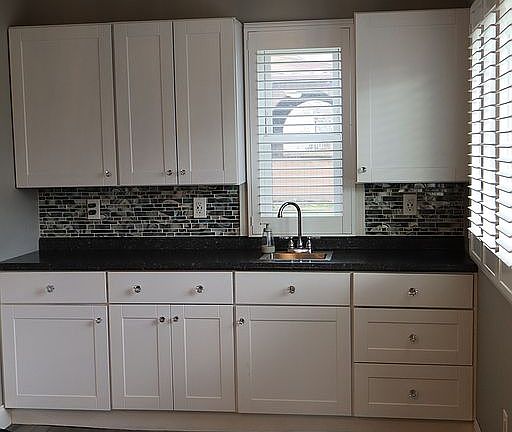 5th image of 432 Colerain St