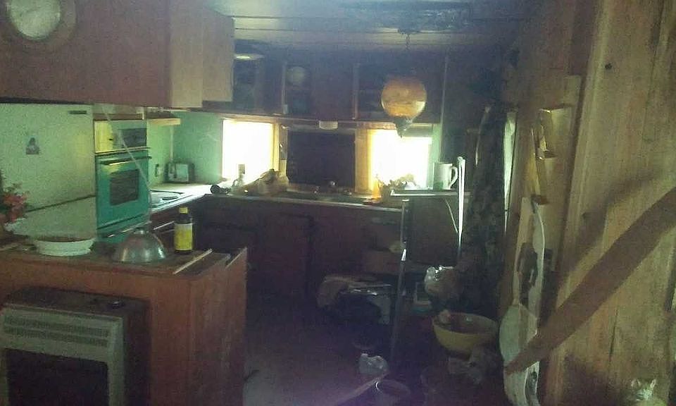 2nd image of 958 Pine St