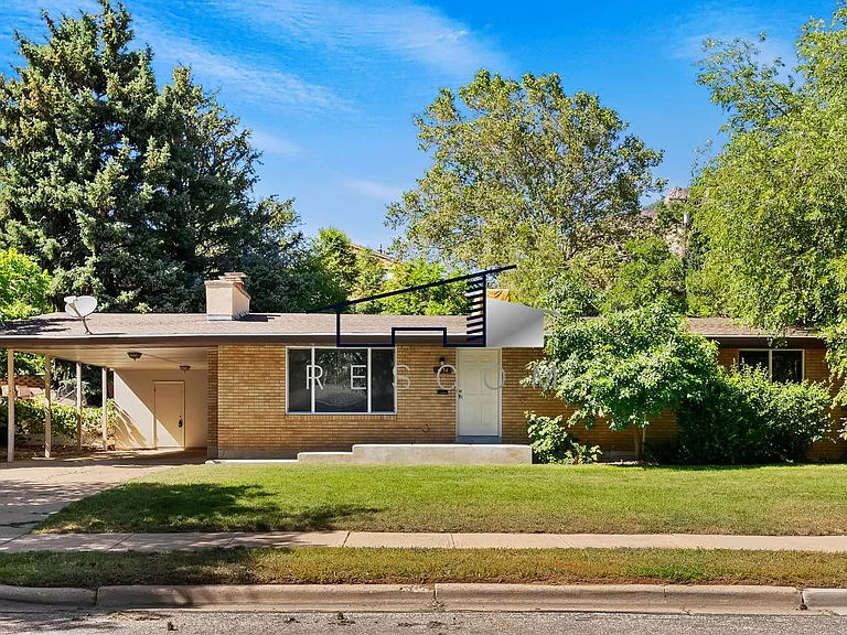 1334 Henderson Dr — Photo 25