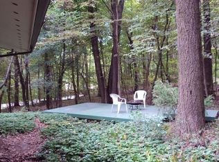 4N122 Wild Rose Rd, St Charles, IL 60174