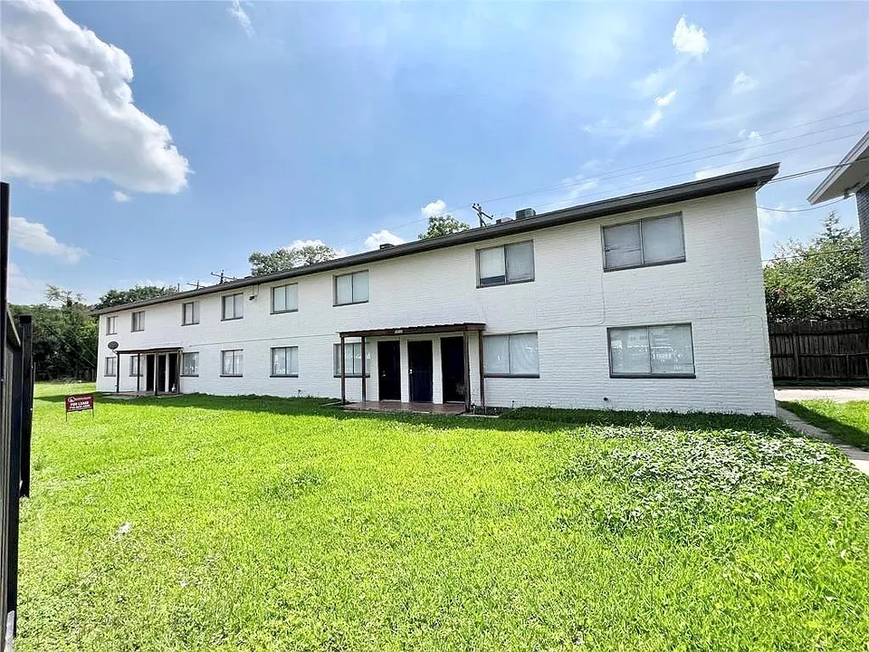 1141 N Durham Dr #15