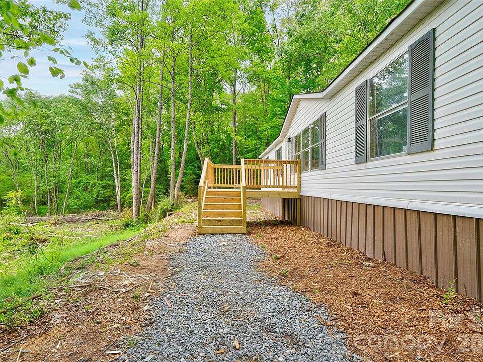 1st image of 141 Knob Creek Dr