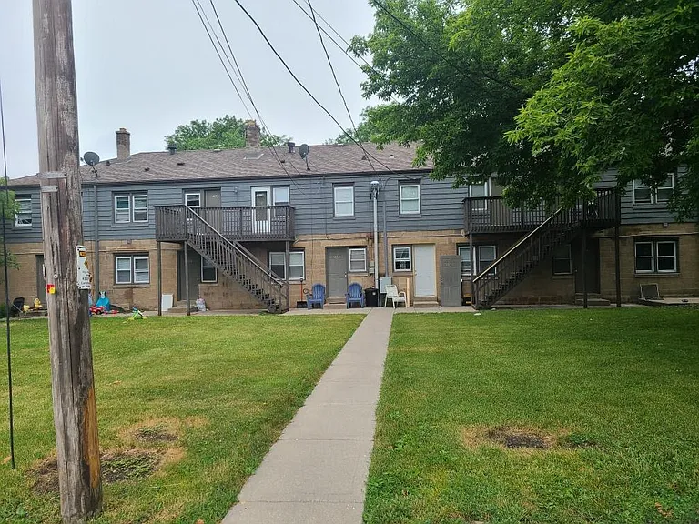 1822 N Vel R Phillips Ave — Photo 2