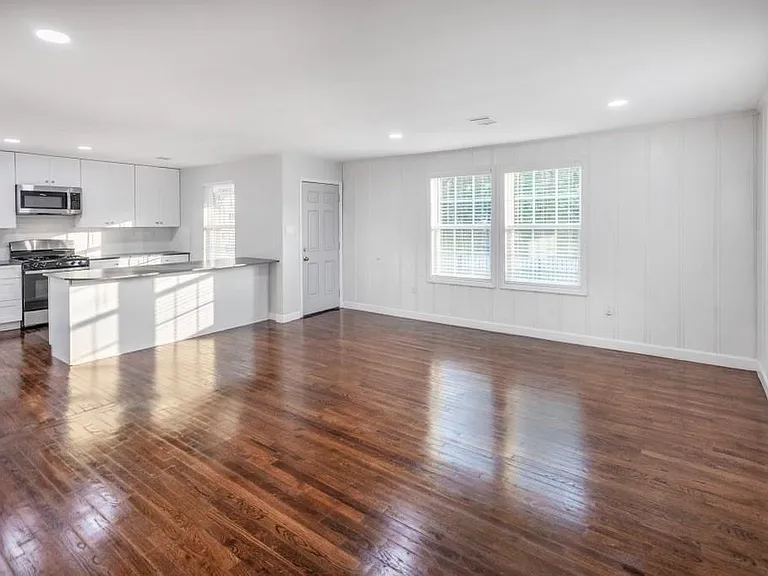 3234 Berry St — Photo 8
