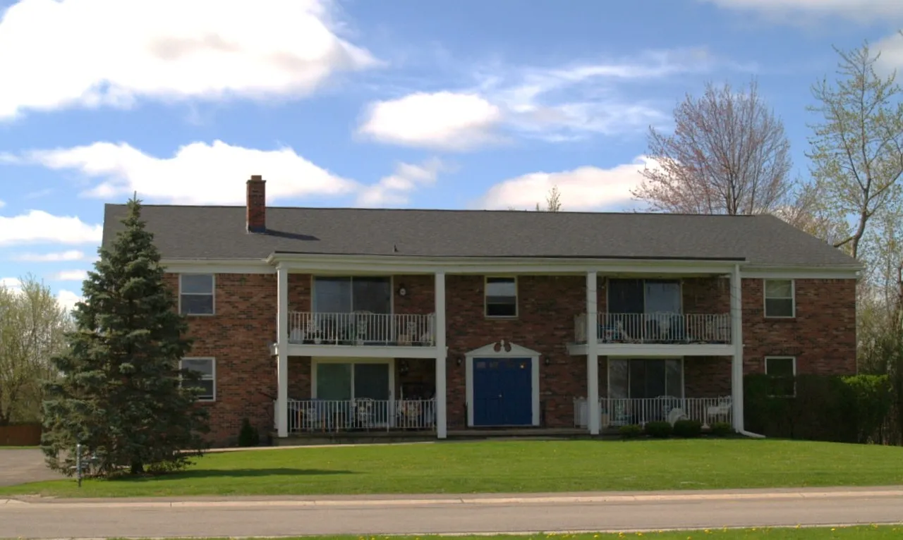 2 bed, 1000 sqft, $1,550 — Photo 3