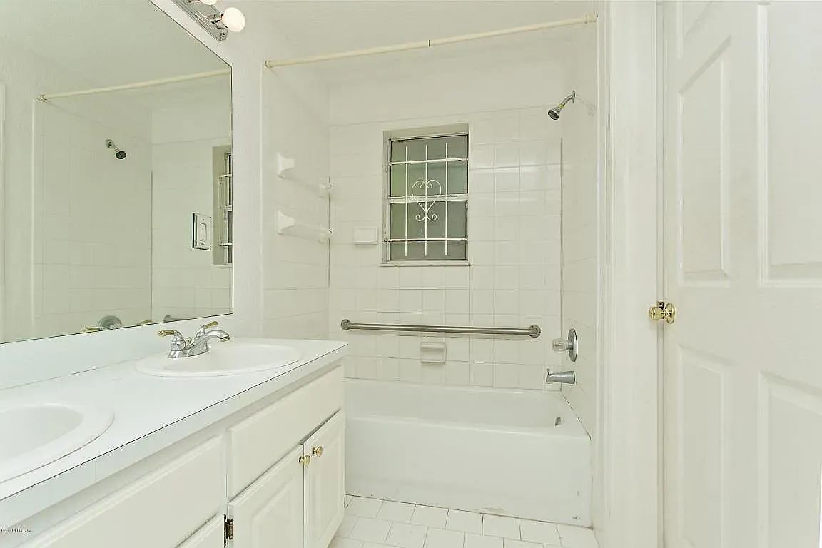 4 bed, 1690 sqft, $1,880 — Photo 3