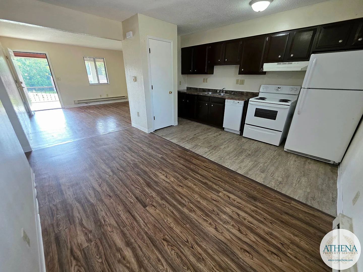 5 Village Dr — Photo 3
