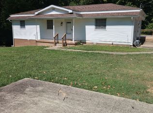 825 Ussery Rd S, Clarksville, TN 37040