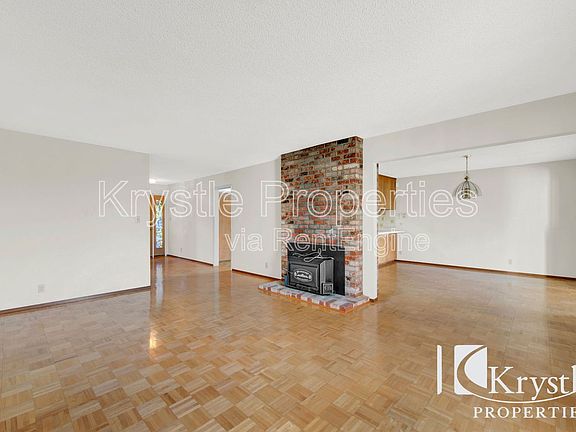 4th image of 949 N Camino Alto