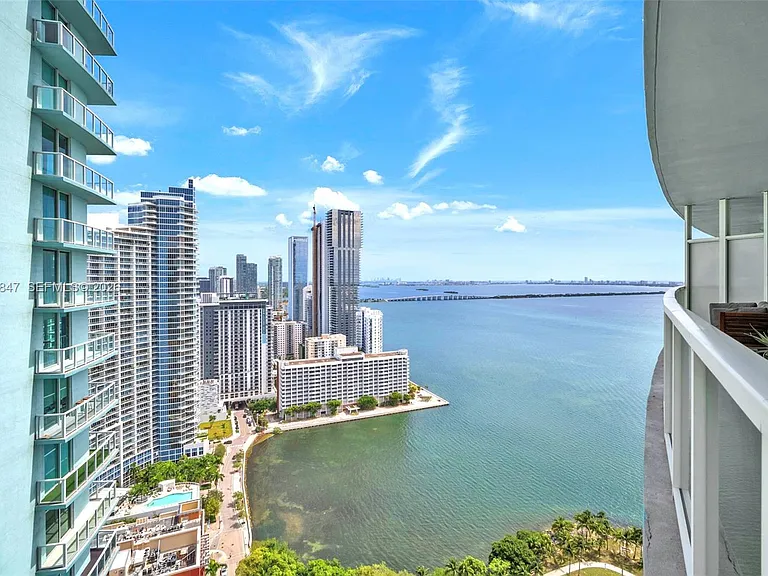 1900 N Bayshore Dr #3610 — Photo 2