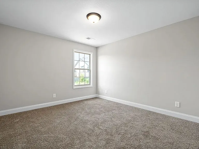 736 Banister Dr — Photo 6