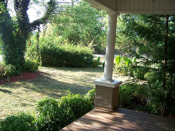 5th image of 144 Carroll St N